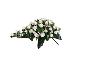 Blommor till begravning Södertälje - Beställ blommor till begravning - Kistdekoration vita rosor och grönt